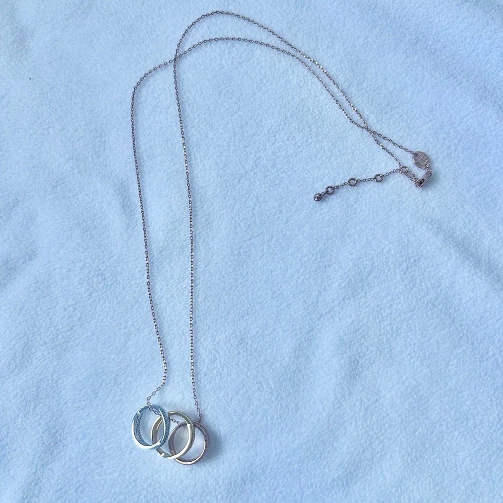 Henri Bendel Luxe Rose Gold
Ring Long Necklace